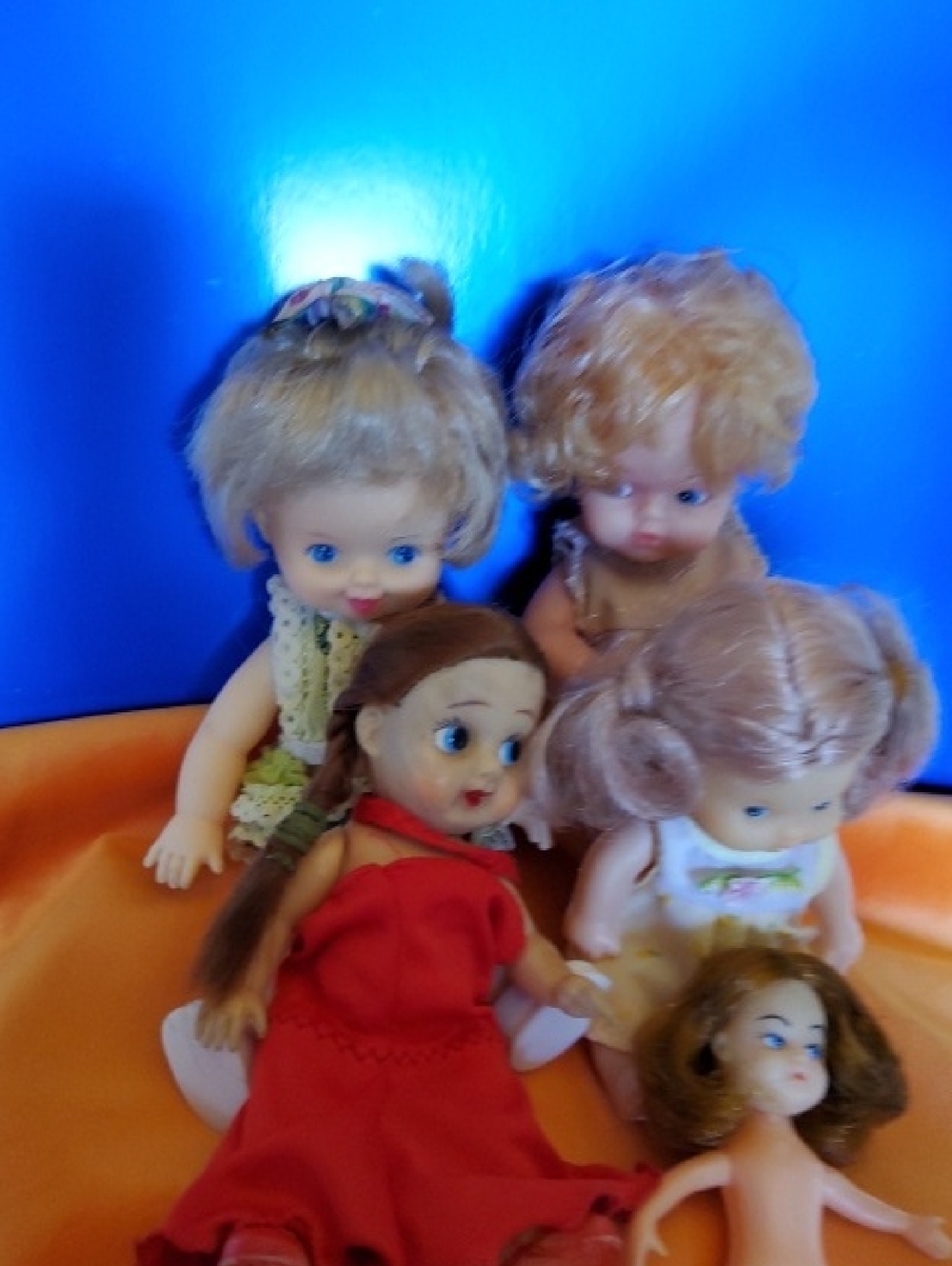 Collection of Vintage Small Plastic/ Vinyl Dolls. - Picture 2 of 7